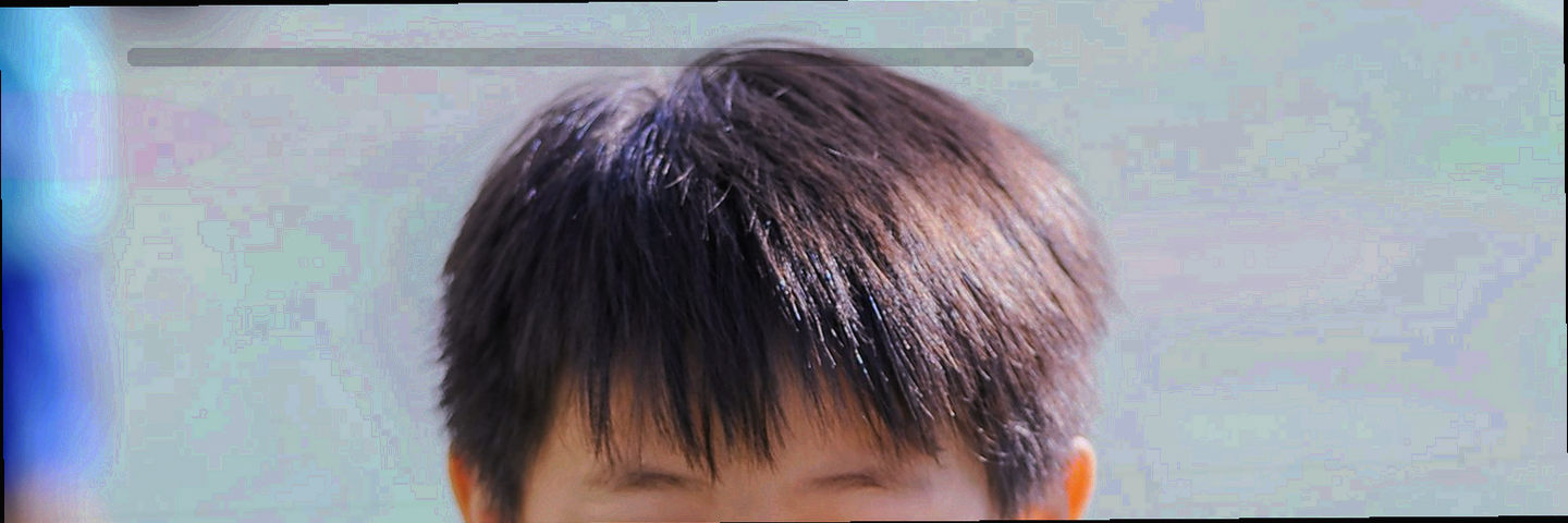 深蓝背景上一本翻开的册子与金色书签，纸纹清晰